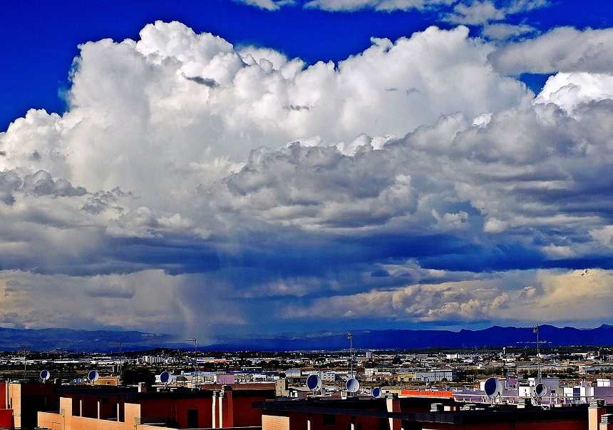 Els vents extrems associats a tempestes representen un fenomen meteorològic sever. Crèdits: Pedro Miguel Abellán Blasco.